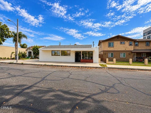 Photo of 118 S B Street, Oxnard, CA 93030 (MLS # V1-39216)