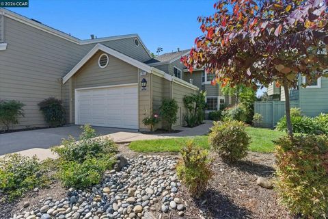 Photo of 1905 Stratton Circle Cir, Walnut Creek, CA 94598 (MLS # 41127489)