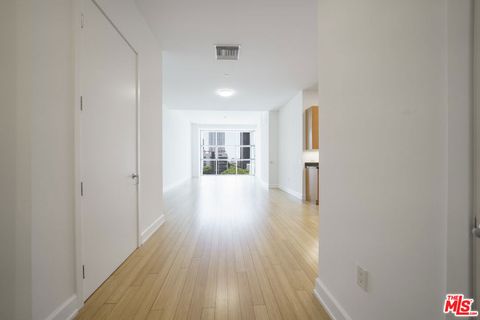 Photo of 3223 W 6th Street #605, Los Angeles, CA 90020 (MLS # 26643171)
