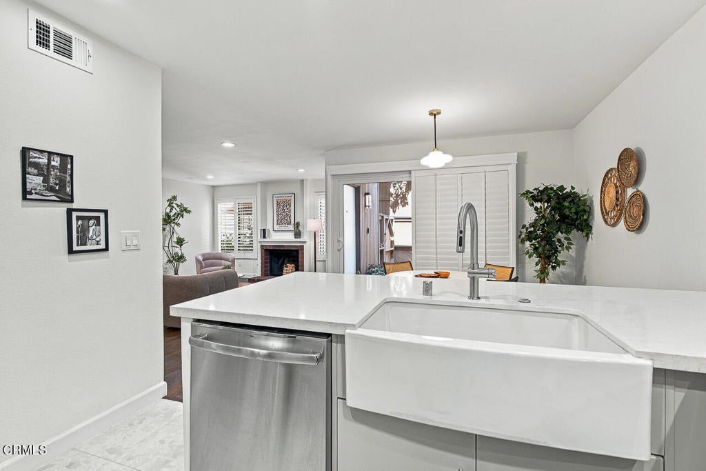 121 Arlington Drive 8