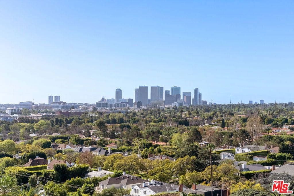 Photo of 838 N Doheny Drive #1202, West Hollywood, CA 90069 (MLS # 26652951)