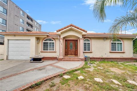 6742 Radford Avenue North Hollywood CA 91606