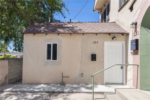 Photo of 1375 N Mentor Avenue #A, Pasadena, CA 91104 (MLS # BB25249681) Photo of 1375 N Mentor Avenue #A, Pasadena, CA 91104 (MLS # BB25249681)