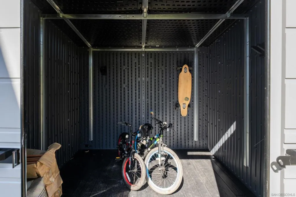 San Diego, California 92104, United States, 2 Bedrooms Bedrooms, ,1 BathroomBathrooms,Residential,Active,235246