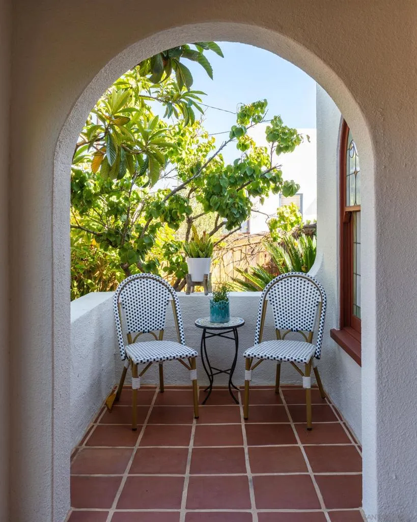 San Diego, California 92104, United States, 2 Bedrooms Bedrooms, ,1 BathroomBathrooms,Residential,Active,235246