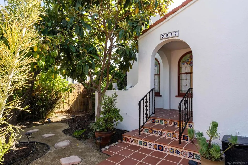 San Diego, California 92104, United States, 2 Bedrooms Bedrooms, ,1 BathroomBathrooms,Residential,Active,235246