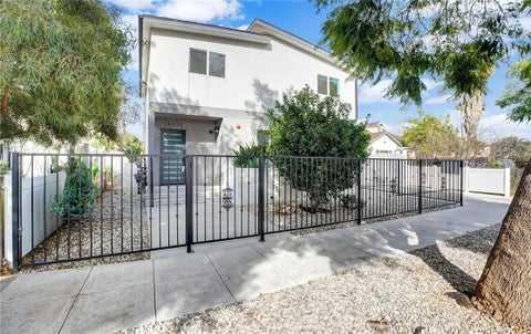 Photo of 14111 Sylvan ST, Van Nuys, CA 91401 (MLS # BB26225130)