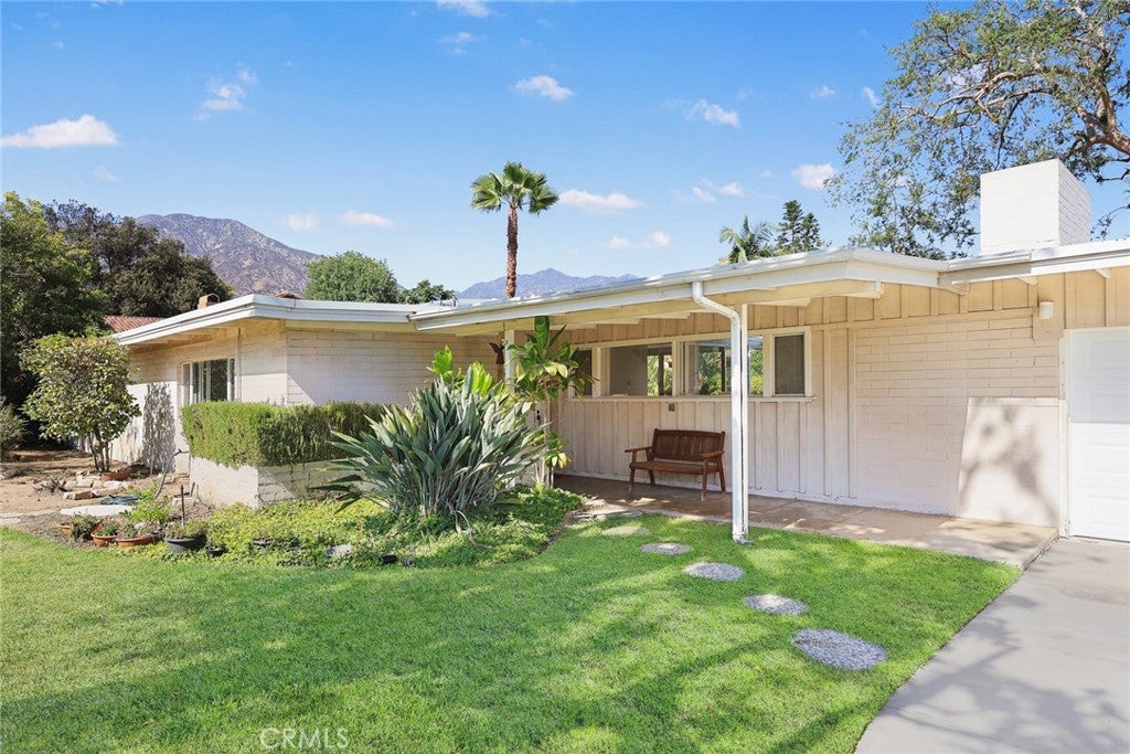 206 Oak Meadow Road