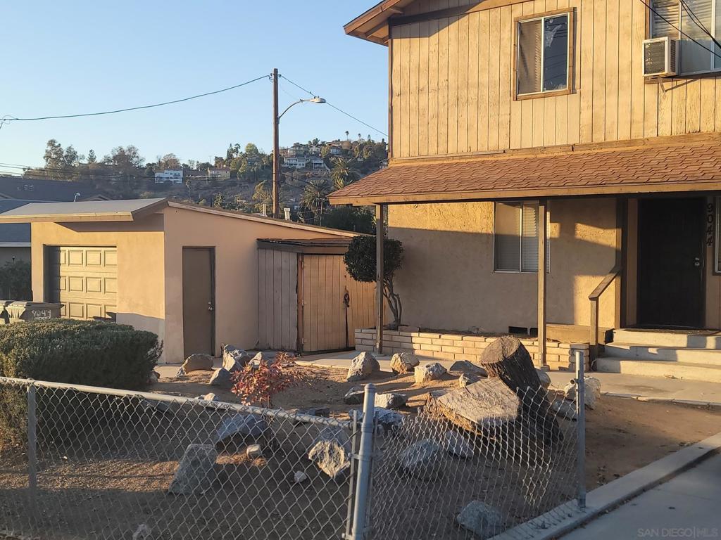 9044 9046 Lamar St
