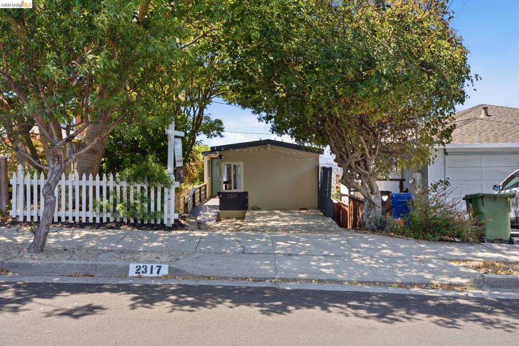 2317 Mira Vista Dr