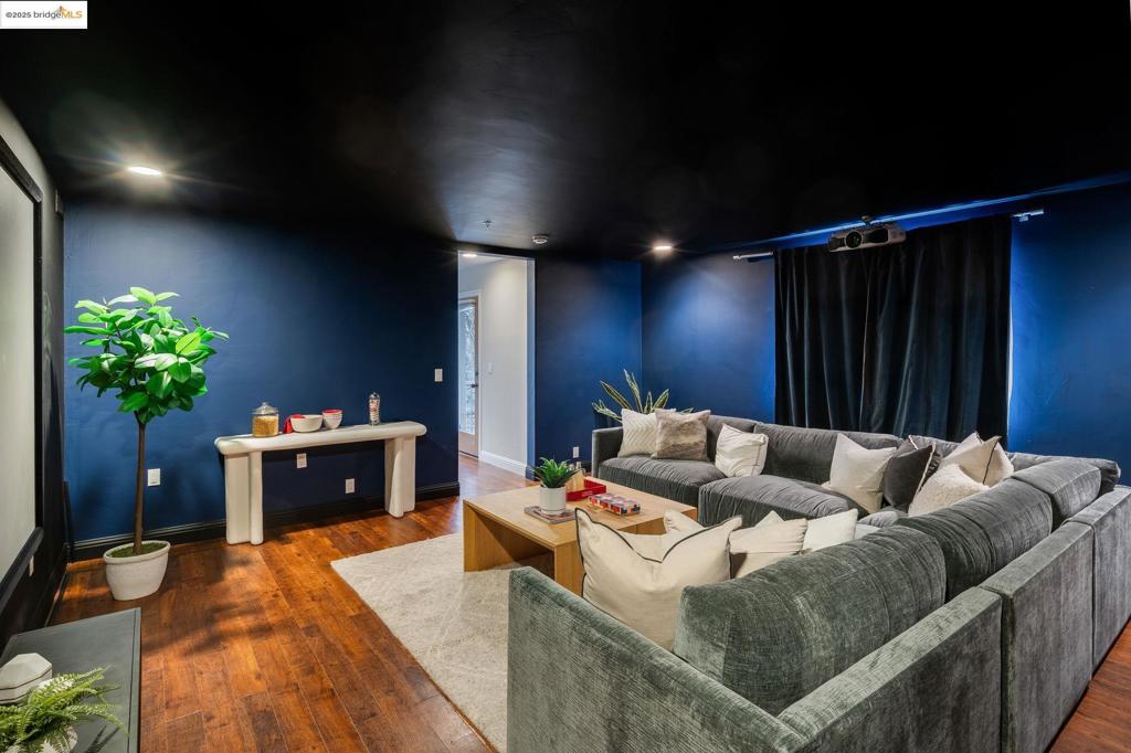 MERRIEWOOD - Residential