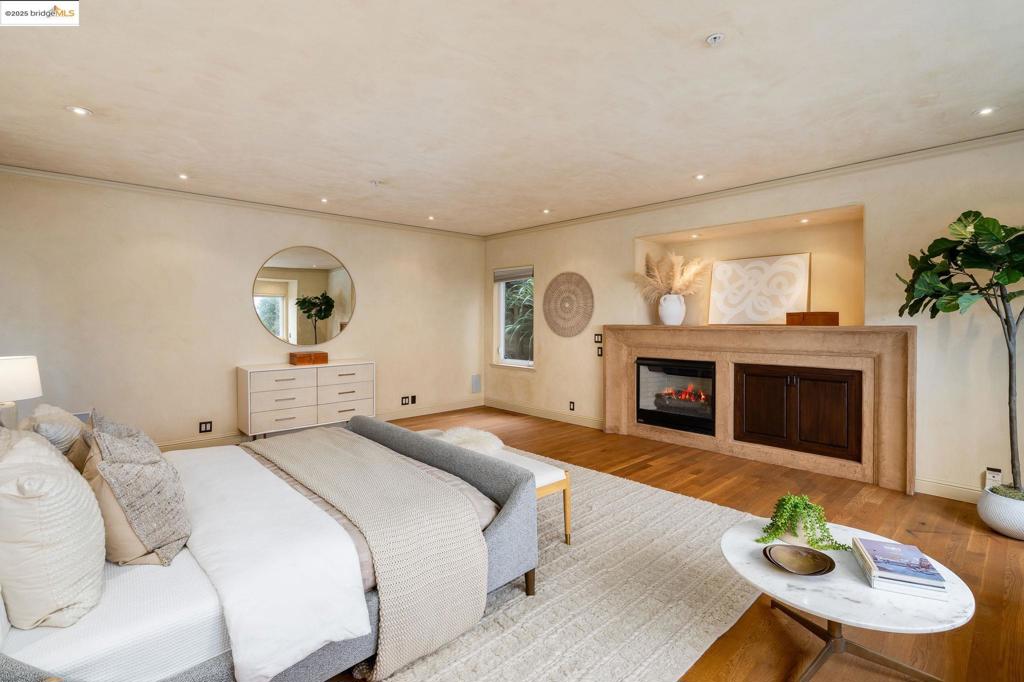 MERRIEWOOD - Residential