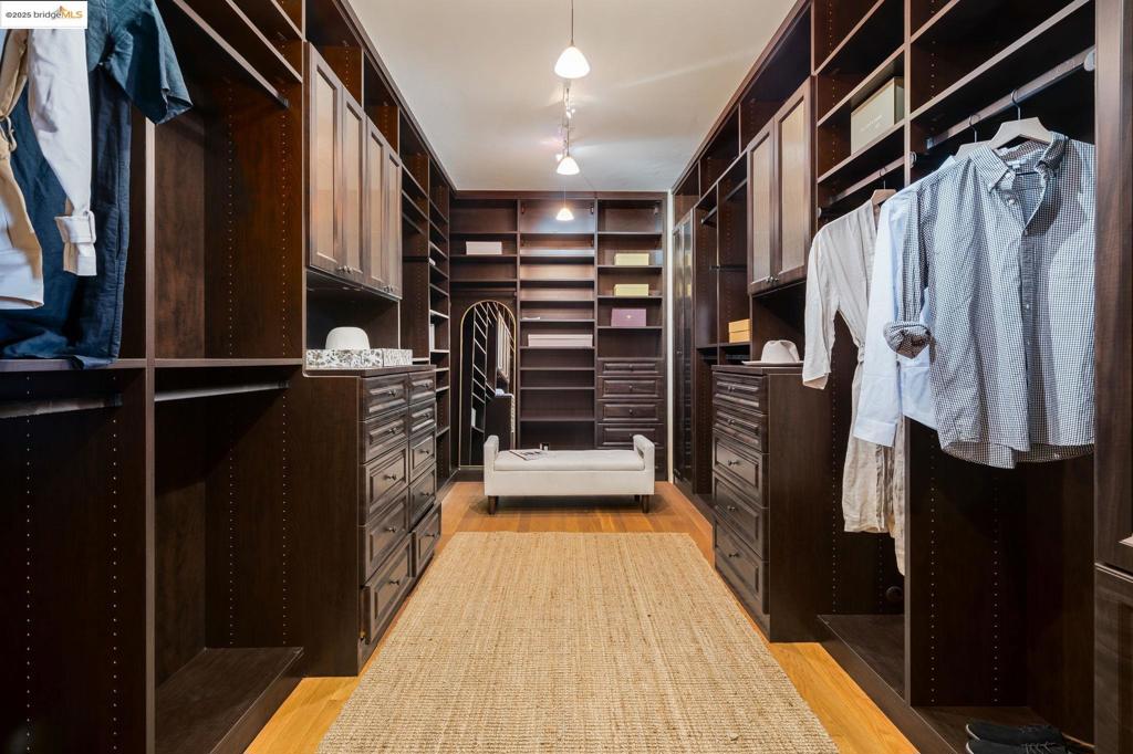 MERRIEWOOD - Residential