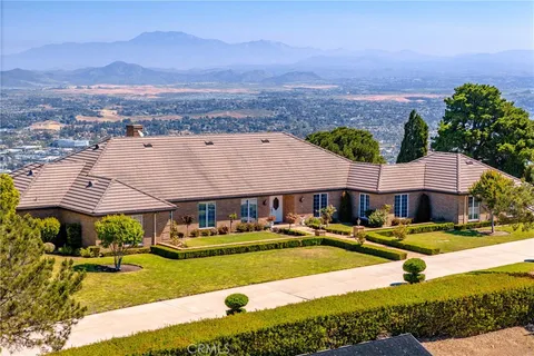 MLS: SW26074486