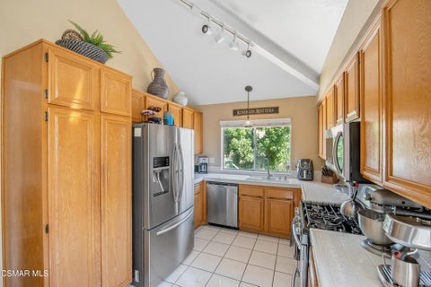 Tiny photo for 275 Ridgeton Lane #B, Simi Valley, CA 93065 (MLS # 226003446)