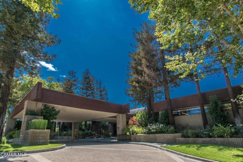 Tiny photo for 275 Ridgeton Lane #B, Simi Valley, CA 93065 (MLS # 226003446)