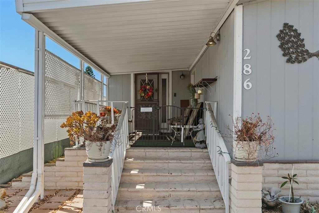 1456 E Philadelphia St Spc 286