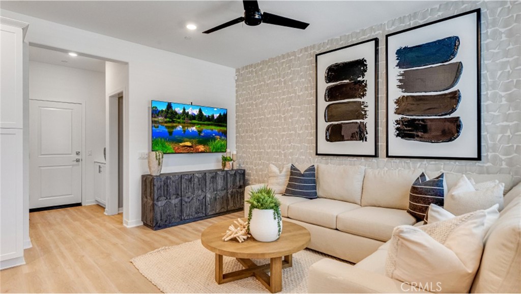 2836 E Schumacher Paseo