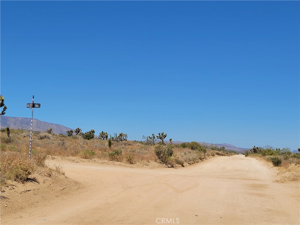 Discover a unique opportunity with this property located in a tranquil setting at the back of the aqueduct. This land is being sold in "as is" condition, providing an exceptional chance for those looking to invest in a property with potential. Nestled amidst natural beauty. It's important to note that the property currently has city violations due to the current structure that sit on the property. The seller won't undertake the task of bringing the property up to code. The surrounding natural beauty of the aqueduct area adds to the overall appeal, making it a peaceful and picturesque setting for those seeking a quieter lifestyle.
