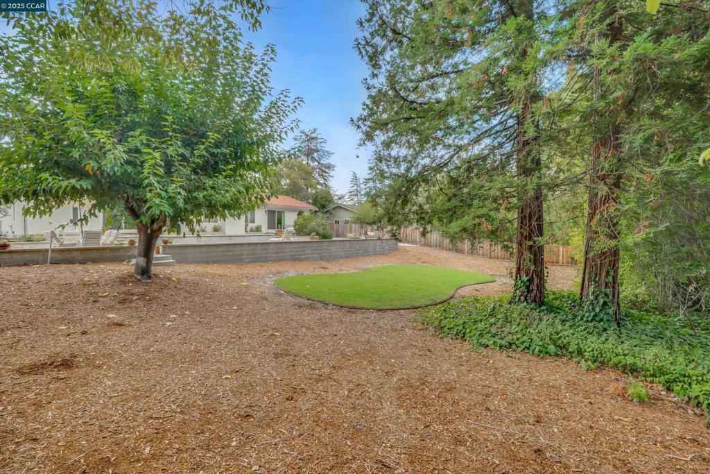 ROUNDHILL - Residential