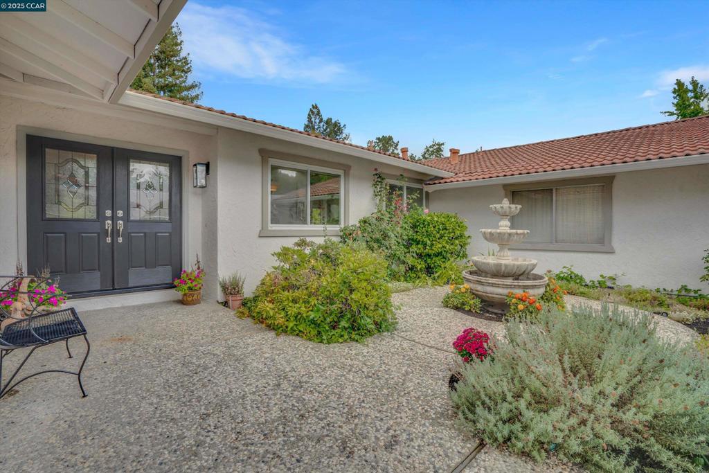 ROUNDHILL - Residential