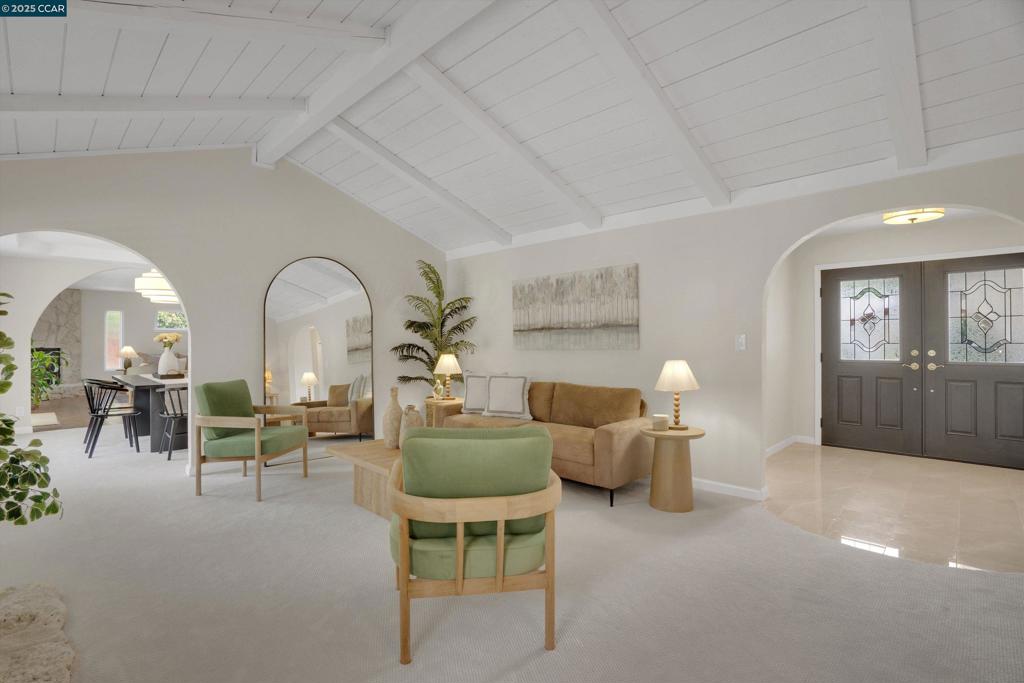 ROUNDHILL - Residential