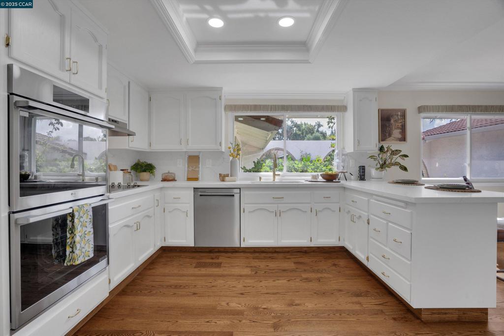 ROUNDHILL - Residential