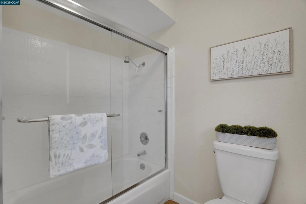 ROUNDHILL - Residential