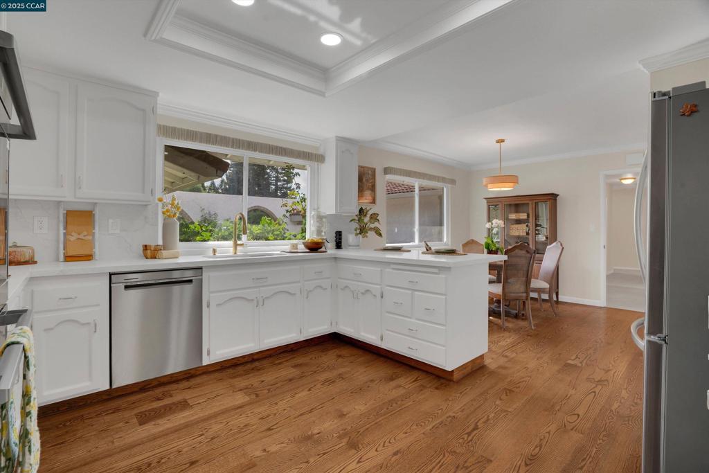 ROUNDHILL - Residential