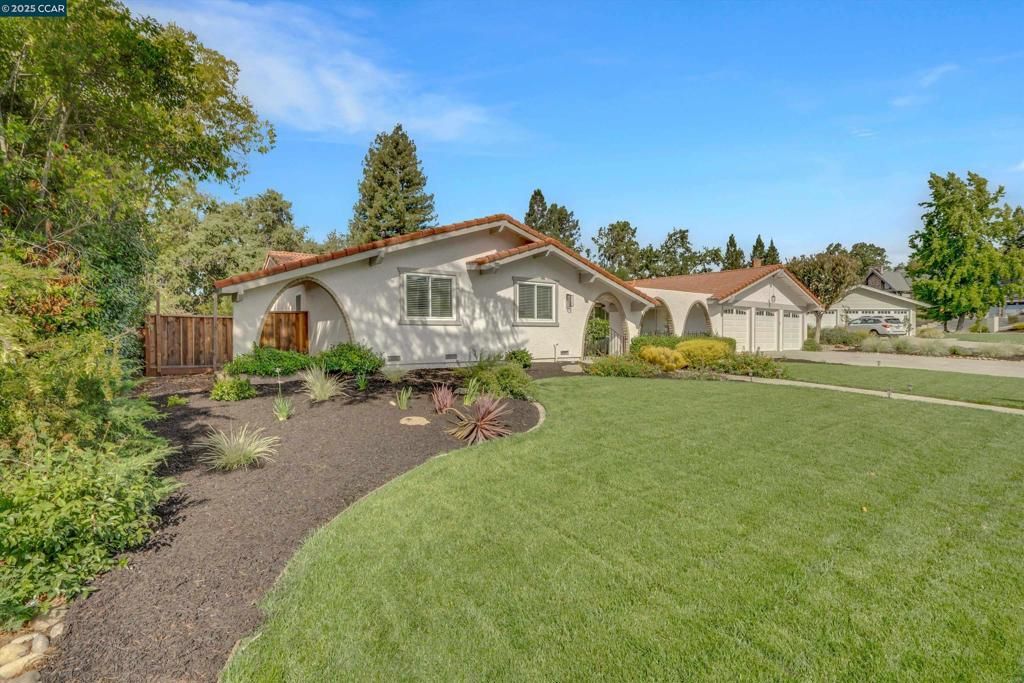 Photo of 210 Likely Dr Dr, Alamo, CA 94507 (MLS # 41113686)