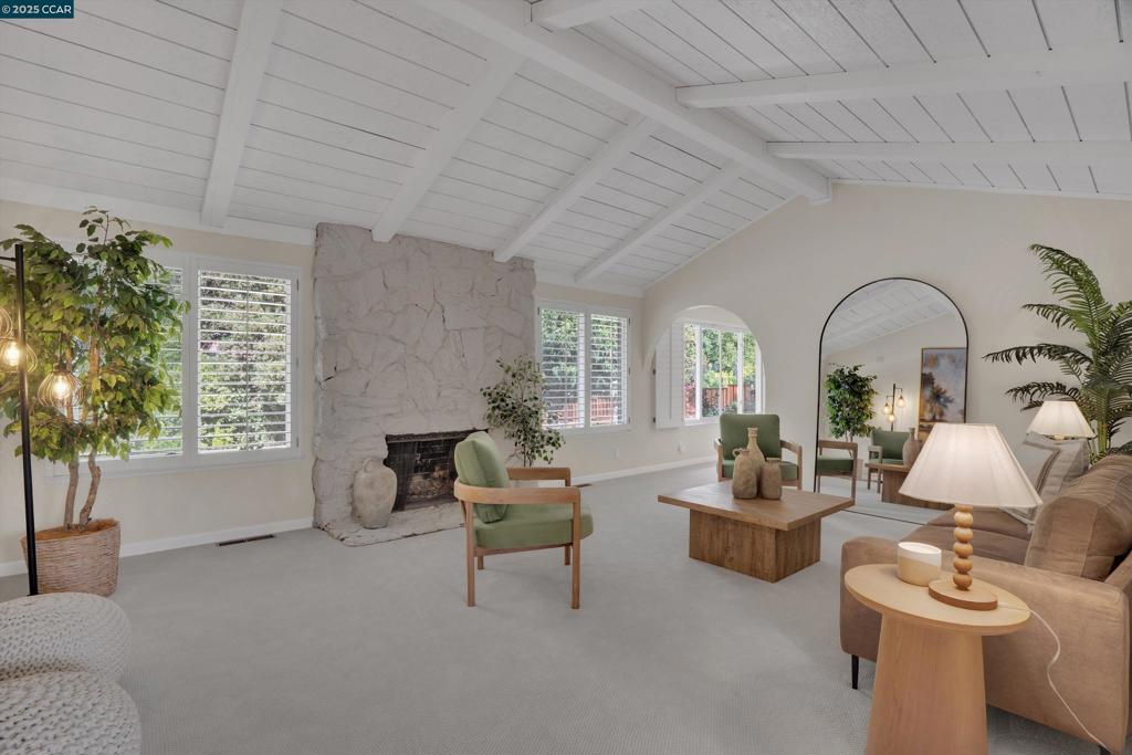 ROUNDHILL - Residential