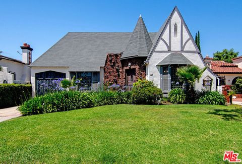 Photo of 137 N Poinsettia Place, Los Angeles, CA 90036 (MLS # 26829669)