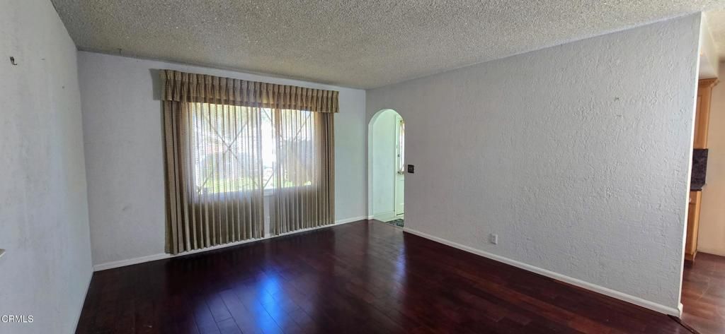 Photo of 1000 Camellia Street, Oxnard, CA 93036 (MLS # V1-34590)