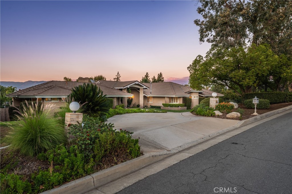 30530 E Sunset Drive S