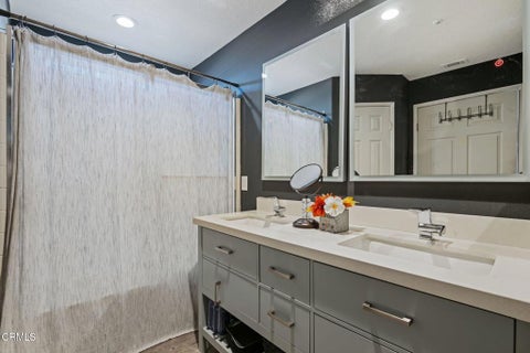 Tiny photo for 5460 Dunbar Drive, Oxnard, CA 93033 (MLS # V1-39420)