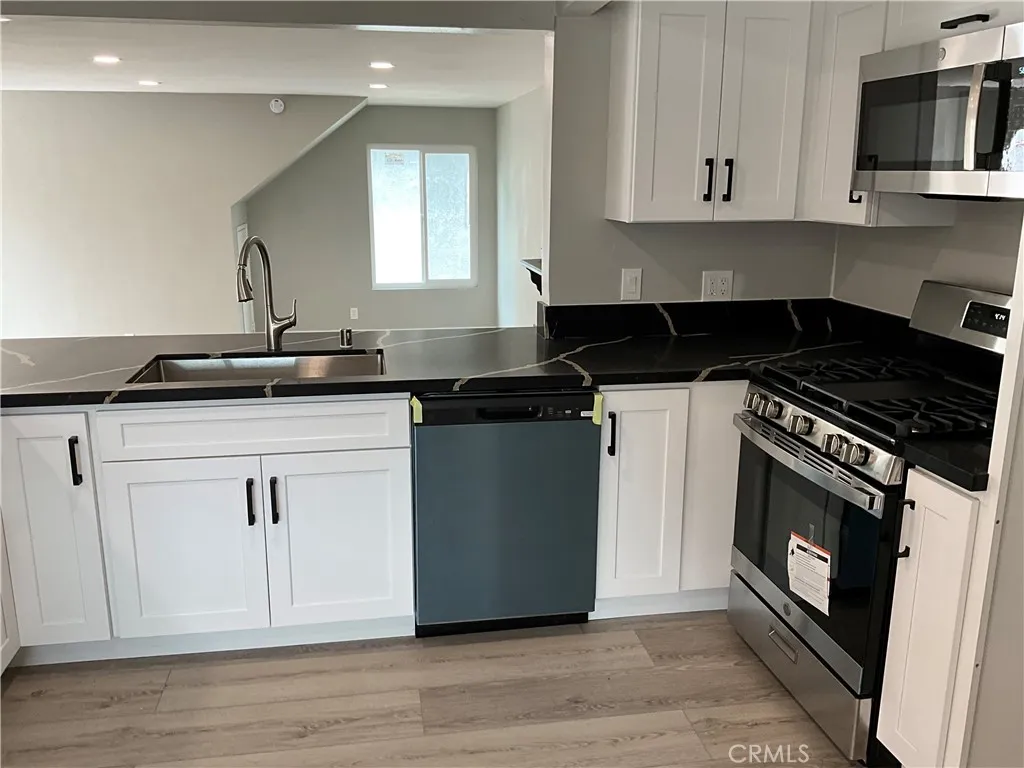 Hawaiian Gardens, California 90716, United States, 3 Bedrooms Bedrooms, ,2 BathroomsBathrooms,Residential,Active,171412