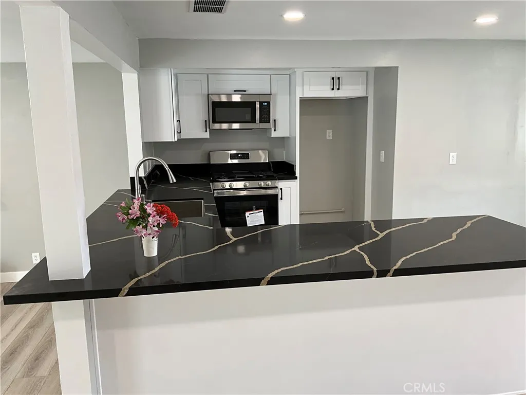 Hawaiian Gardens, California 90716, United States, 3 Bedrooms Bedrooms, ,2 BathroomsBathrooms,Residential,Active,171412