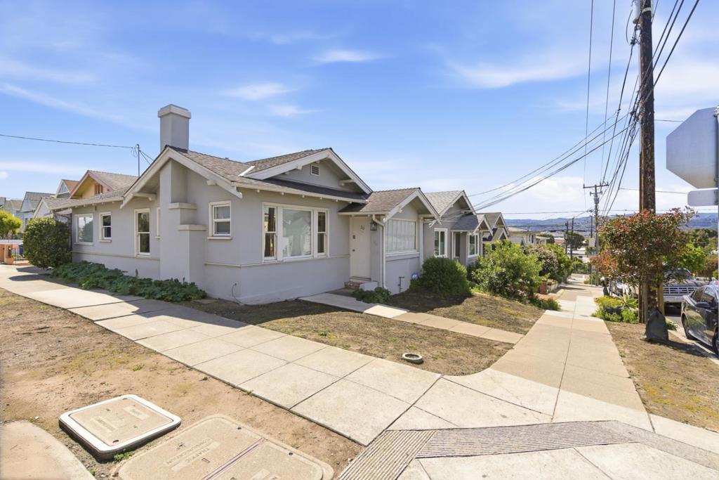 20 Maple Avenue