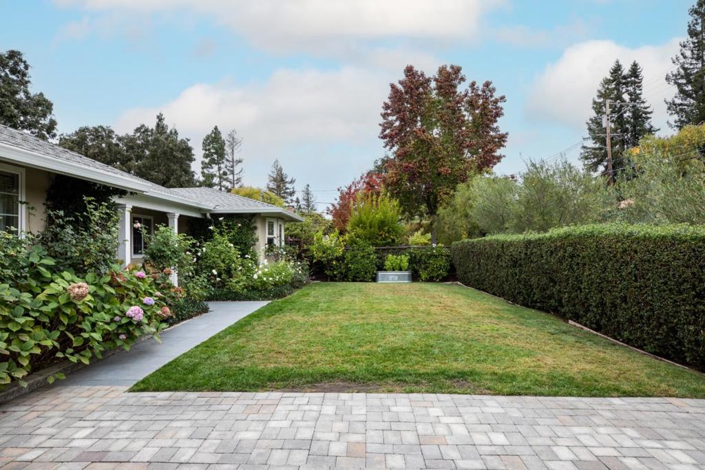 552 Rutherford Avenue