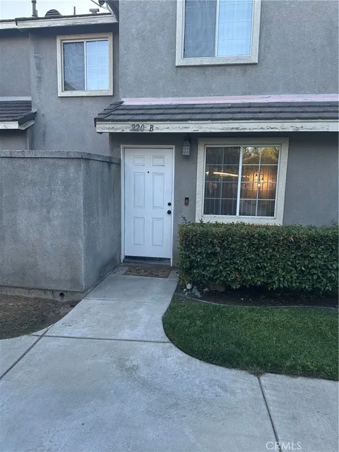 220 W Walnut Ave Unit B, Rialto, CA 92376 - MLS#: TR26083423