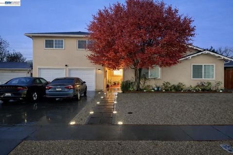 Photo of 41670 Paseo Padre Pkwy, Fremont, CA 94539 (MLS # 41132079)