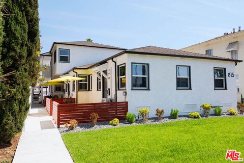 Photo of 815 W Glenoaks Boulevard #A, Glendale, CA 91202 (MLS # 26840629)