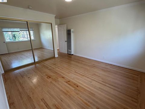 Tiny photo for 820 820 Island Dr Dr, Alameda, CA 94502 (MLS # 41126365)