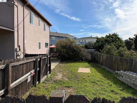 Tiny photo for 820 820 Island Dr Dr, Alameda, CA 94502 (MLS # 41126365)