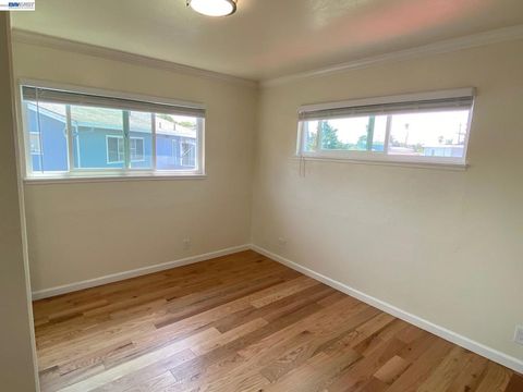 Tiny photo for 820 820 Island Dr Dr, Alameda, CA 94502 (MLS # 41126365)