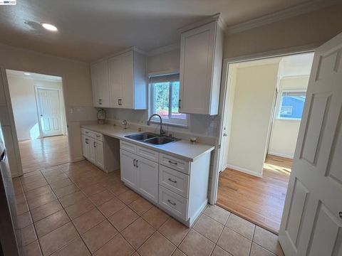 Tiny photo for 820 820 Island Dr Dr, Alameda, CA 94502 (MLS # 41126365)