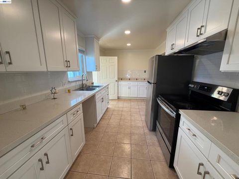 Tiny photo for 820 820 Island Dr Dr, Alameda, CA 94502 (MLS # 41126365)