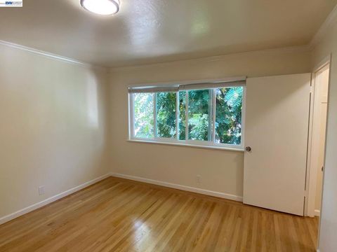 Tiny photo for 820 820 Island Dr Dr, Alameda, CA 94502 (MLS # 41126365)