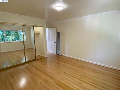 Tiny photo for 820 820 Island Dr Dr, Alameda, CA 94502 (MLS # 41126365)