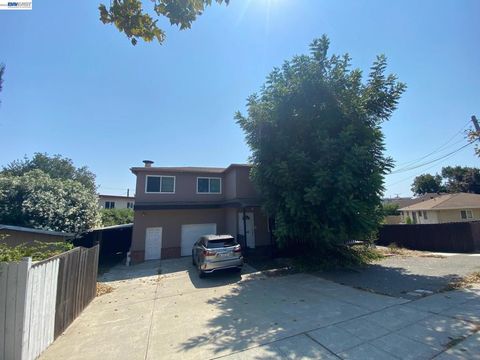 Tiny photo for 820 820 Island Dr Dr, Alameda, CA 94502 (MLS # 41126365)